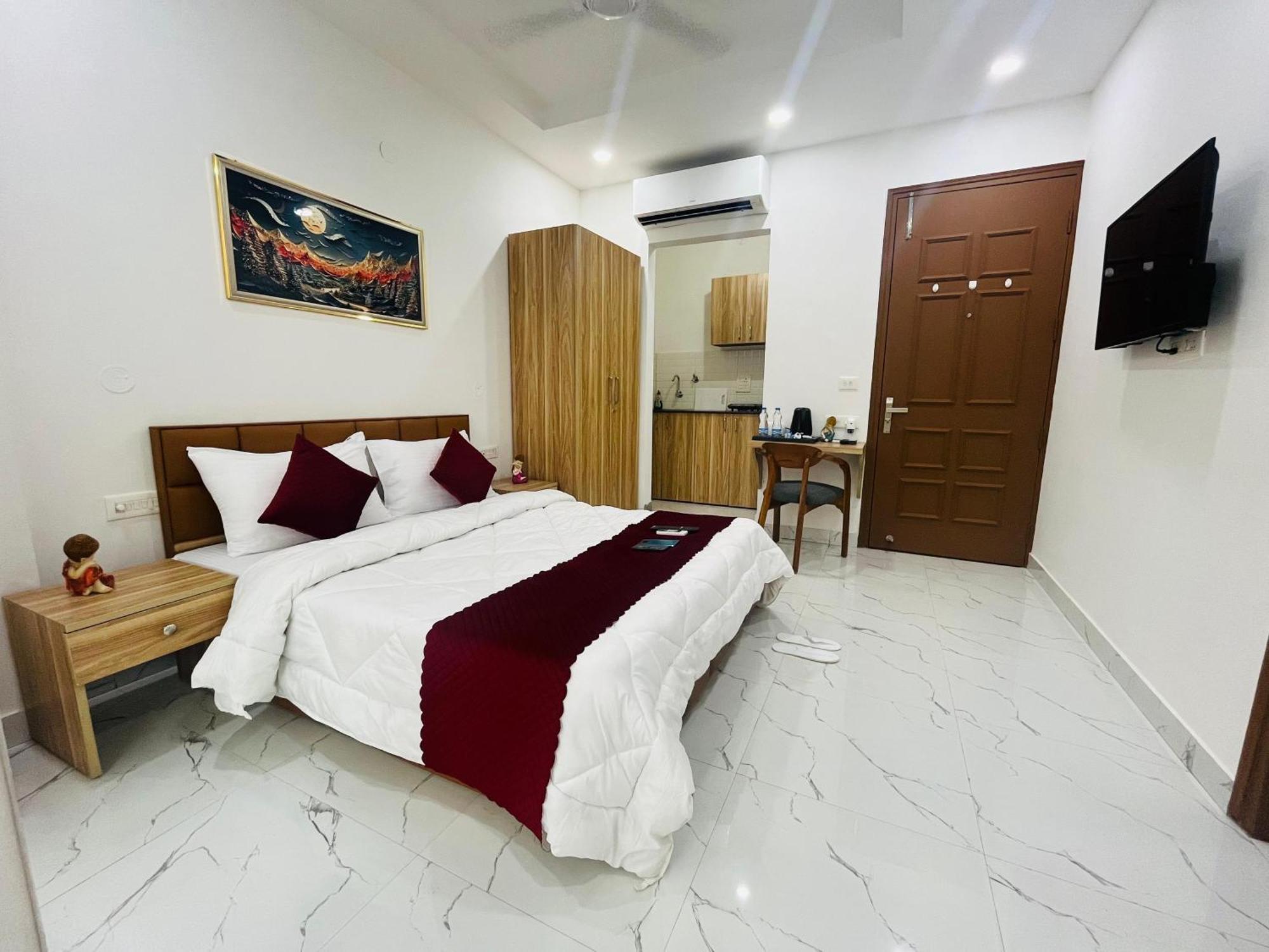The Lodgers Studio Apartment Infront Of Artemis Hospital Gurugram คูร์เคาน์ ภายนอก รูปภาพ