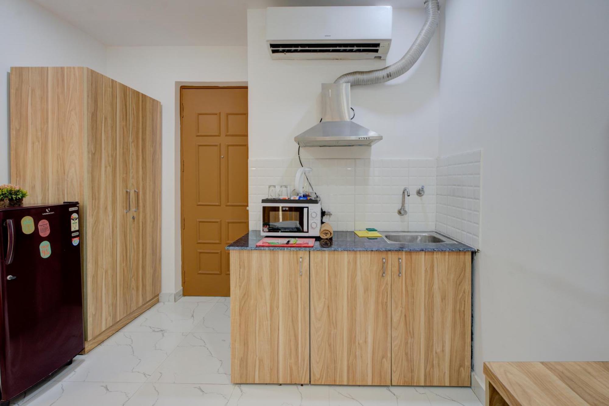 The Lodgers Studio Apartment Infront Of Artemis Hospital Gurugram คูร์เคาน์ ภายนอก รูปภาพ