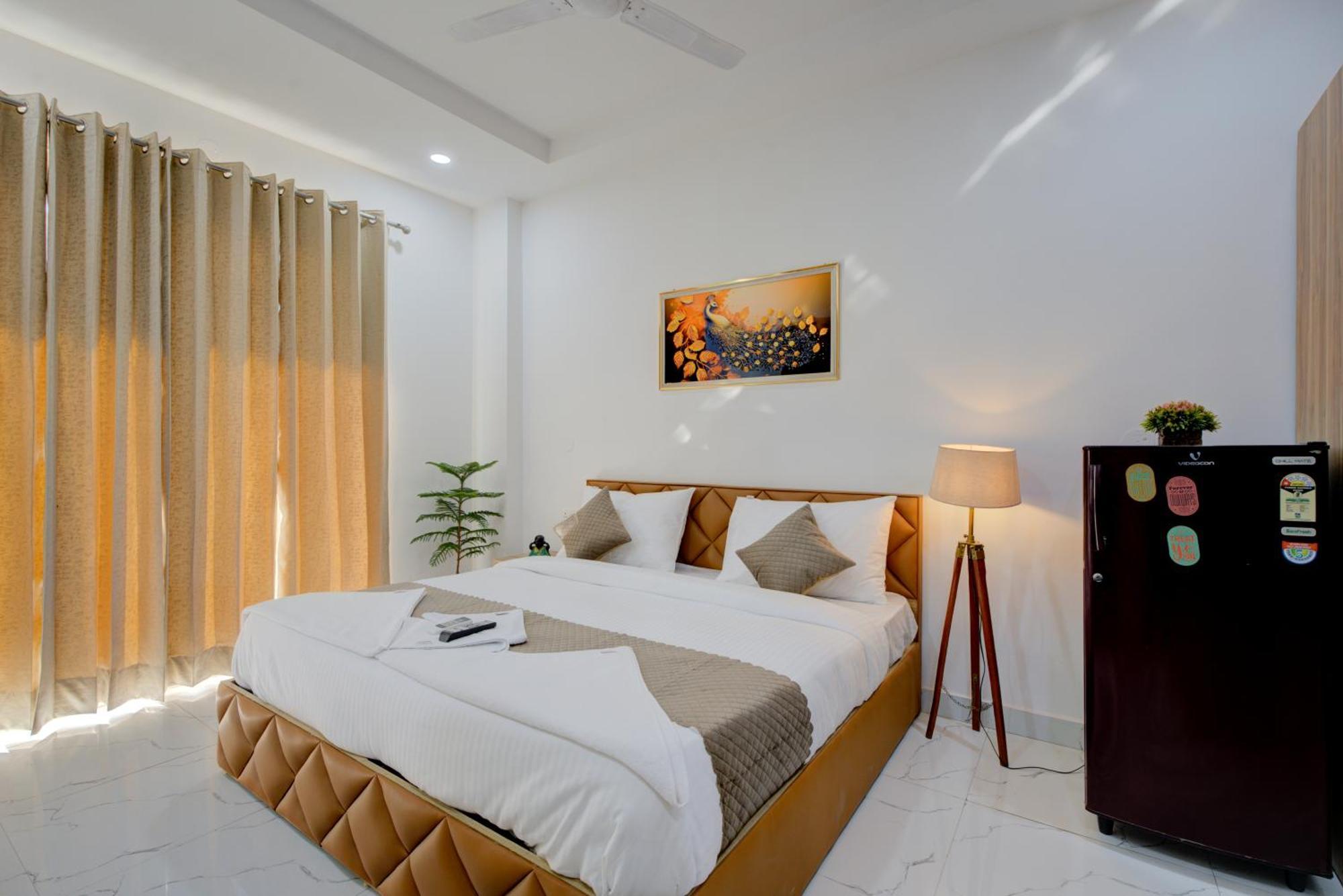 The Lodgers Studio Apartment Infront Of Artemis Hospital Gurugram คูร์เคาน์ ภายนอก รูปภาพ