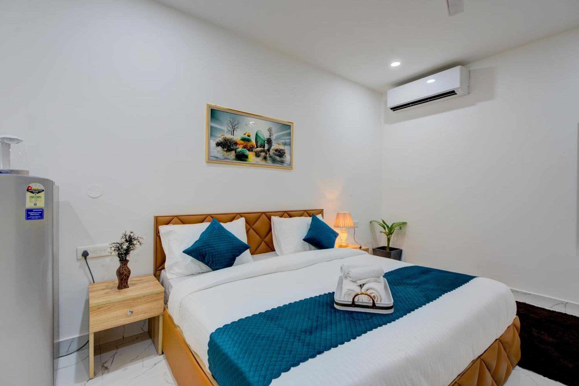 The Lodgers Studio Apartment Infront Of Artemis Hospital Gurugram คูร์เคาน์ ภายนอก รูปภาพ