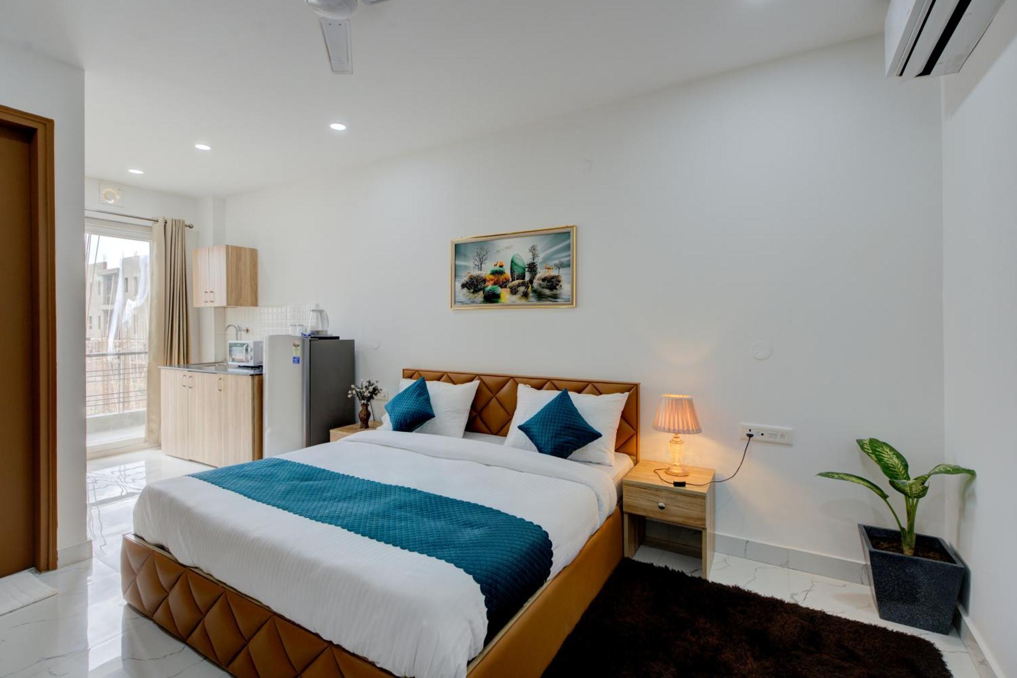 The Lodgers Studio Apartment Infront Of Artemis Hospital Gurugram คูร์เคาน์ ภายนอก รูปภาพ
