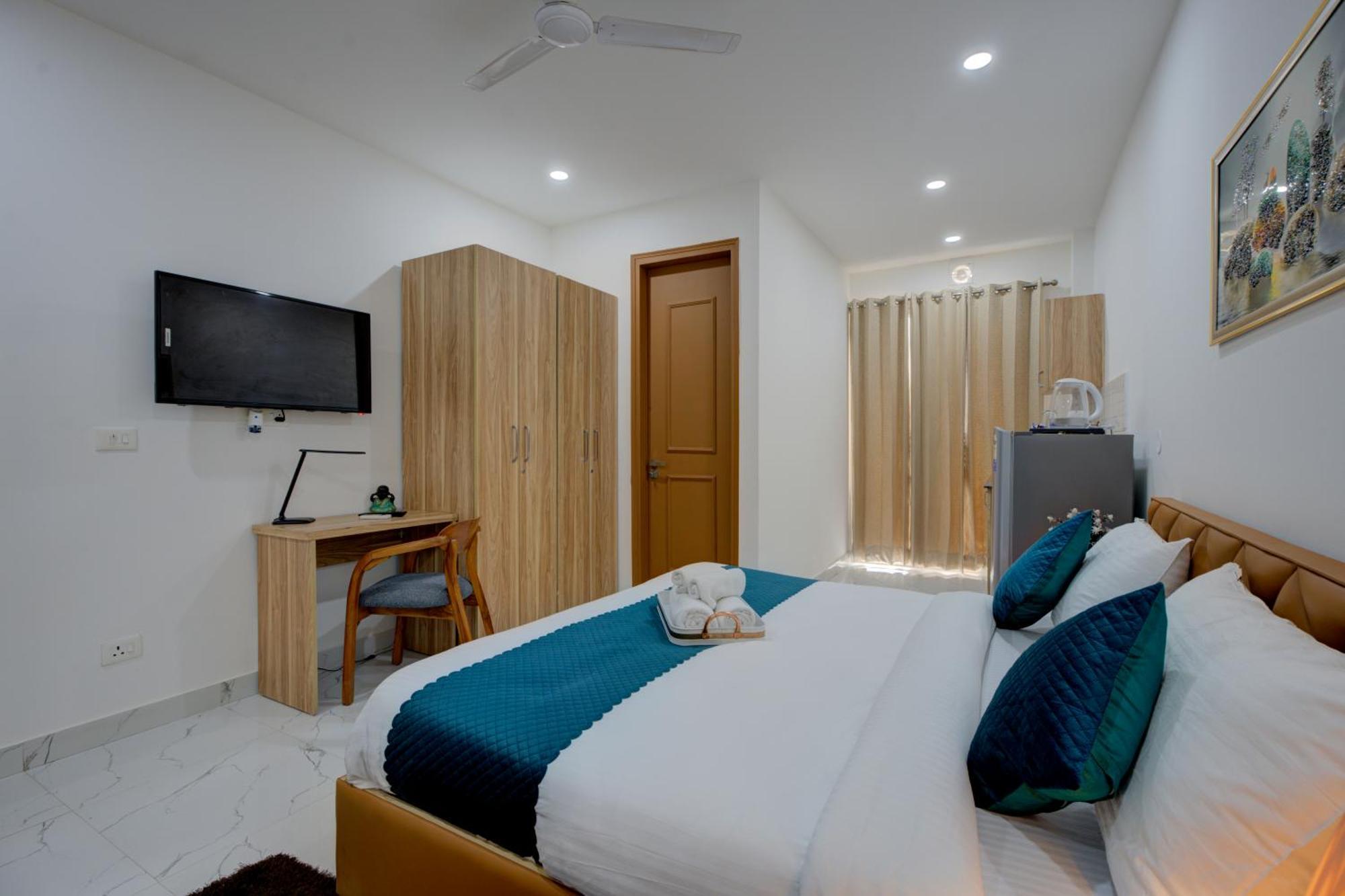 The Lodgers Studio Apartment Infront Of Artemis Hospital Gurugram คูร์เคาน์ ภายนอก รูปภาพ
